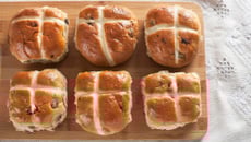 Hot cross buns