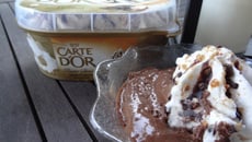 Mousse au chocolat au cœur crème glacée Carte d'Or® façon glacier saveur dame blanche