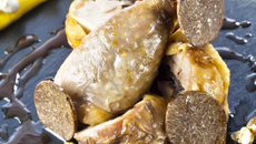 Pintade fermière d'Auvergne en deux actes, purée fine de maïs