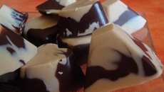 Bonbons deux chocolats et beurre de cacahuètes