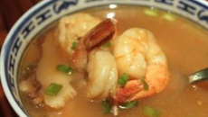 Soupe aux crevettes et à la citronnelle