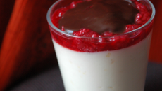 Verrine de crème de citron, framboise et chocolat