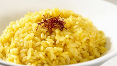 Riz au safran, noix et cannelle
