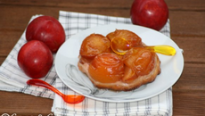Tatin de prunes au sirop d'érable