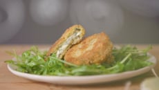 Salade à la Fourme d'Ambert aux aubergines panées