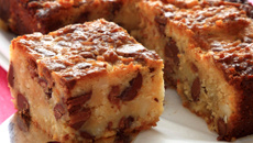 Gâteau aux pommes caramel et noix de pécan