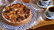 Tarte aux fruits secs, abricots et dattes