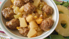 Boulettes de viande, sauce à l'ananas