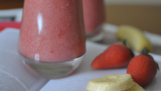 Smoothie gourmand aux deux fraises et à la banane