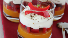 Verrines poivrons, mascarpone et piment d 'espelette