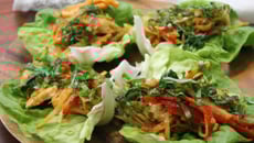 Wrap de laitue au poulet Thaï