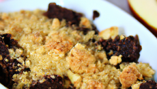 Crumble pommes-poires et chocolat