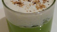 Panna cotta de petit pois, chantilly de roquefort Papillon