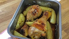 Pilons de poulet laqués au sirop d’érable et graines de sésame