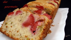 Cake aux fraises et aux pistaches classique