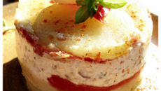 Millefeuille de pommes de terre, tomates confites, crème d'ail et crème de sardine