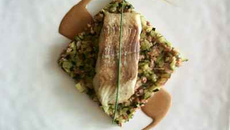 Filets de lieu noir, sauté de courgettes et jambon fumé, jus d'une bisque de homard