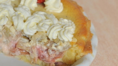 Tarte fraise-rhubarbe et sa chantilly lemon curd