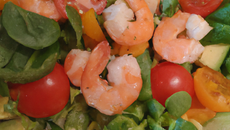 Salade cruditées et crevettes