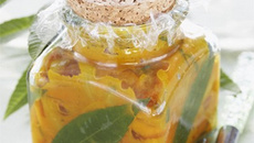 Chutney orange aux abricots, version verveine, safran ou moutarde