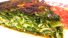 Trouchia et sa sauce tomate compotée