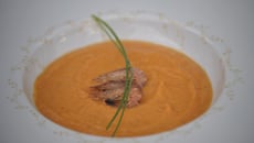 Velouté de carottes au gingembre et crevettes grises