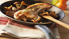 Côte de porc poêlée et ses champignons