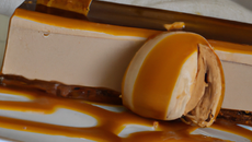 Bûche mousse au chocolat glacéé caramel passion