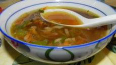 Bouillon asiatique aux légumes croquants