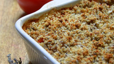 Tian provençal et son crumble de sardines à la Moutarde Forte