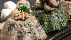 Timbale aux noix, champignons, épinards et chèvre