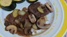 Hachis de bœuf aux champignons et courgettes