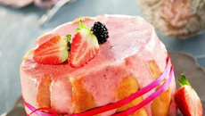 Charlotte aux fraises briochée