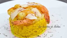 Risotto jaune au gambas et ananas sur lit d'omelette