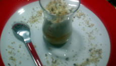 Verrine de compote de poires au vinaigre de Xérès/chantilly roquefort et noix