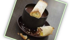 Nems à la mangue, au Carré Frais et sauce chocolat