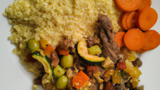 Couscous aux légumes et à l'agneau