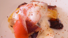 Légumes racines rôtis, écume de lard fumé