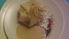 Aumonière à l'andouille de Vire, pommes et camembert normand