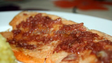Filet de truite saumonée sauce vinaigre et ail