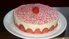 Entremets pistache, chocolat blanc façon fraisier