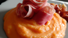 Purée de pommes de terre-carottes et son habit de jambon de Parme