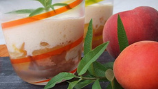 Tiramisu abricots-pêches et verveine.