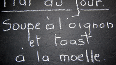 Soupe à l'oignon et toast à la moelle