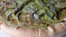 Tarte aux asperges vertes et aux courgettes