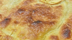 Tourtière aux pommes, glace pruneaux Armagnac