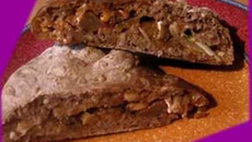 Pain aux graines de tournesol fourré à la caponata et au chèvre