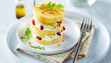 Mille-feuilles de Quatre-Quarts, granny et chèvre frais