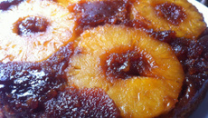 Gâteau renversé à l'ananas caramélisé et à la vanille