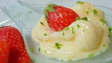 Crème de rose et gariguettes au citron vert.